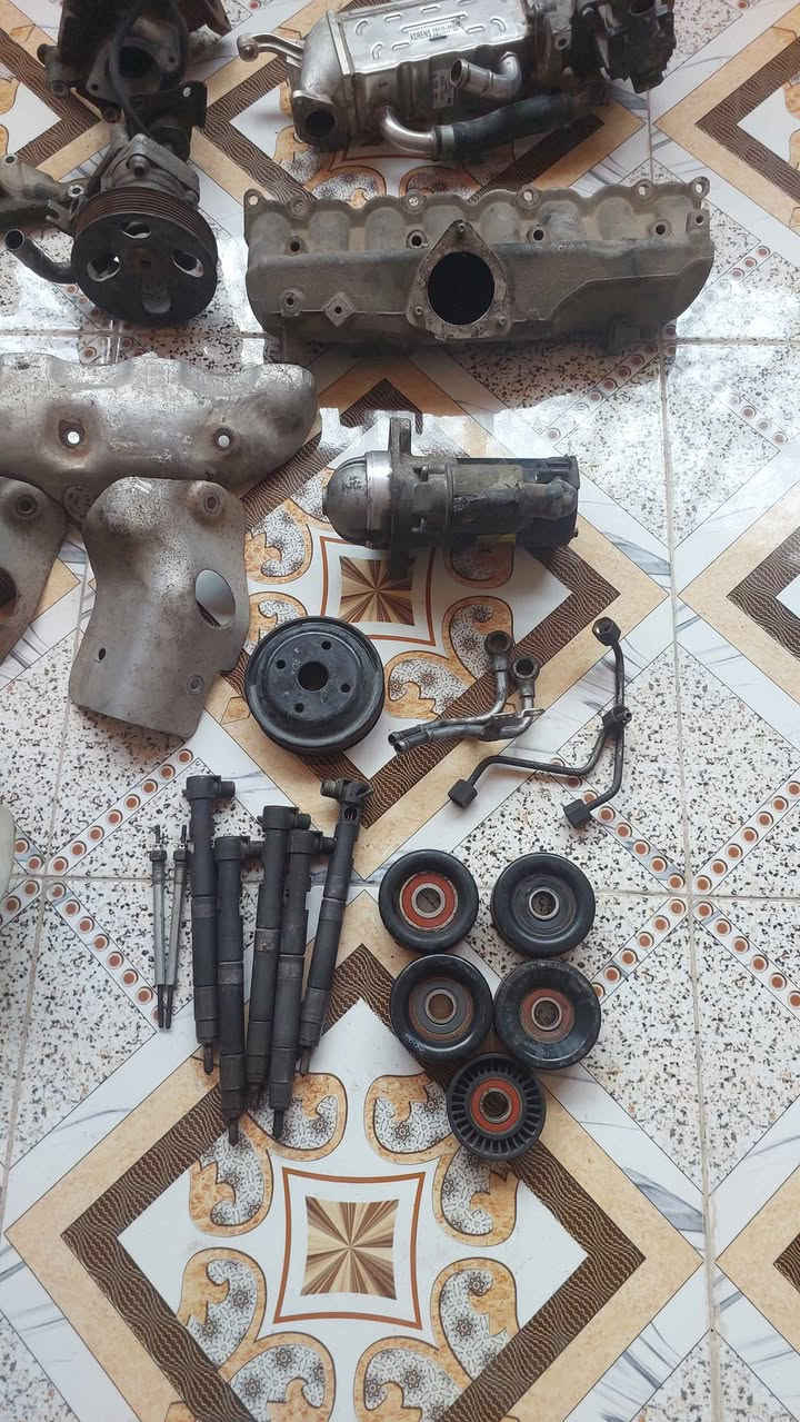 السلام عليكم  اخوان  ادوات محرك مسكر مجول اخوا الجديد  سوبر ونوزلات وكمبريسر  وثلاجه وقبق ولفات سلف كلج مروحه  دبلات خلفيه جدد مثل ما موجودات بالصور ابيعهن كلهن السعر 750000 للإستفسار *********** البصرة, العراق
