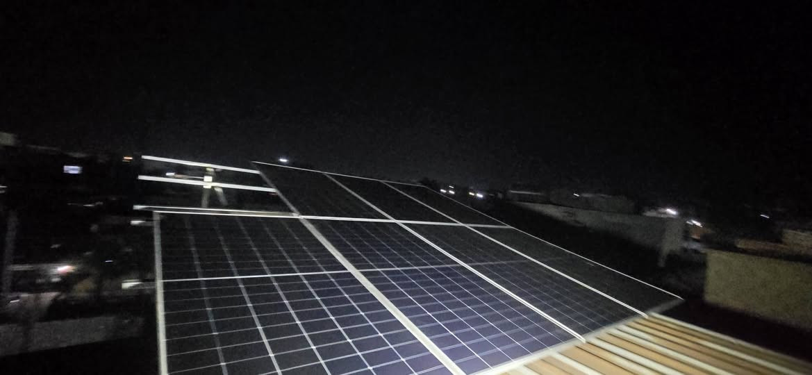 طاقة شمسية • HI-MO X10 645W • بطارية 10kWh