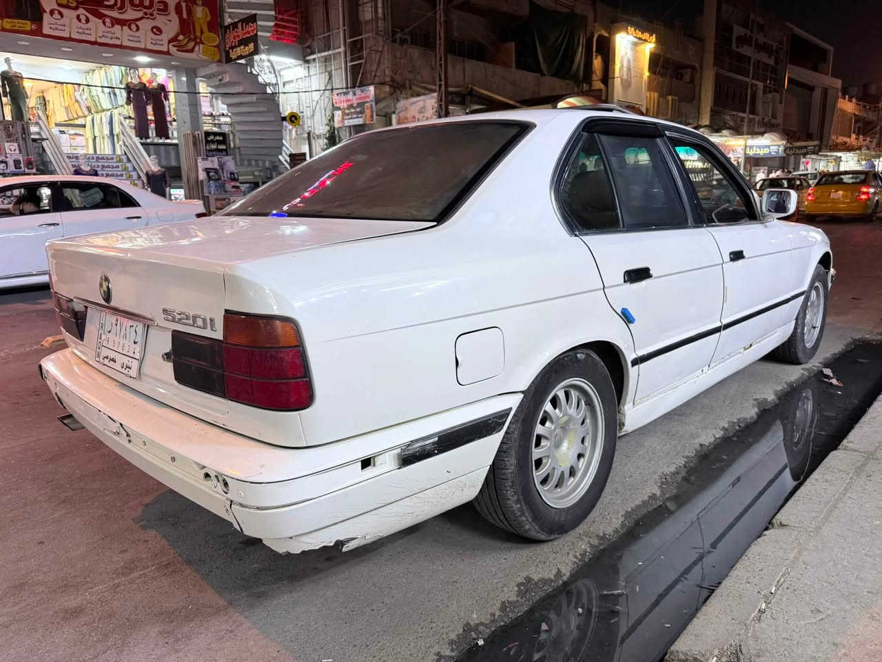 صاحب السياره ‭***********‬
محرك 25 دبل تيجتال كير اوتو مال صقر
520 i

بدون ضرر بيهش شوي صبغ مال شخوط

سعر.  50 $.   
وبيها مجال
