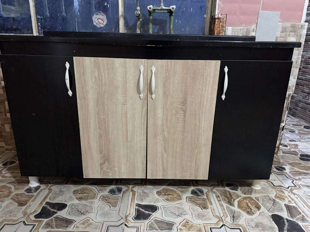 للبيع سنك كامل مع الحوض جديد الاستخدام فترة قصيرة 
الخشب مالته بي دي اف السعر خاص مراسله الصفحه او الاتصال على الرقم ***********
