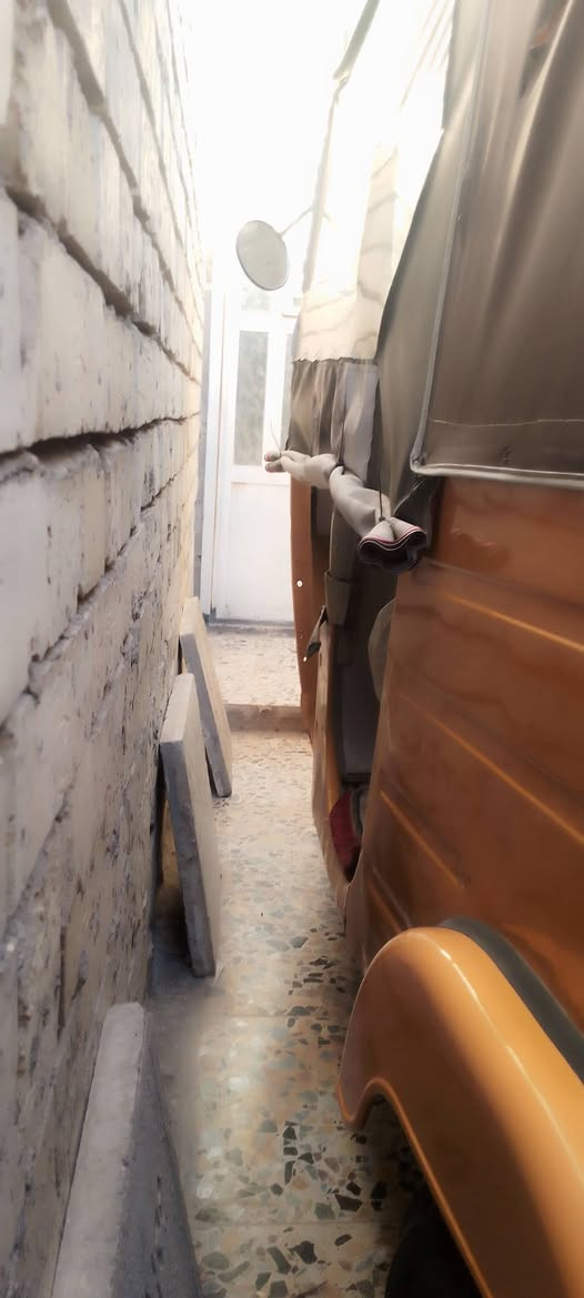 ‏سلام عليكم تكتك للبيع مديل 2019 مصبوغ عام ومجفتة عام بريك جديد تحويل ثاني يوم العنوان بغداد حي الكوفة رقم الهاتف *********** متوفر واتساب التكتك بأسمي سعر 6 ملاين وبي مجال للشراي +رقم انكليزي
