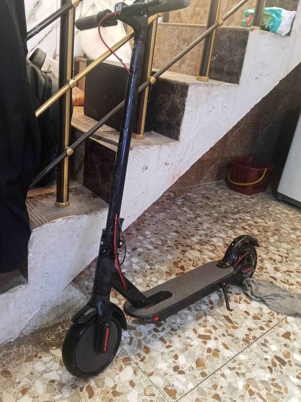 سكوتر • يحتاج شاحن • للبيع
