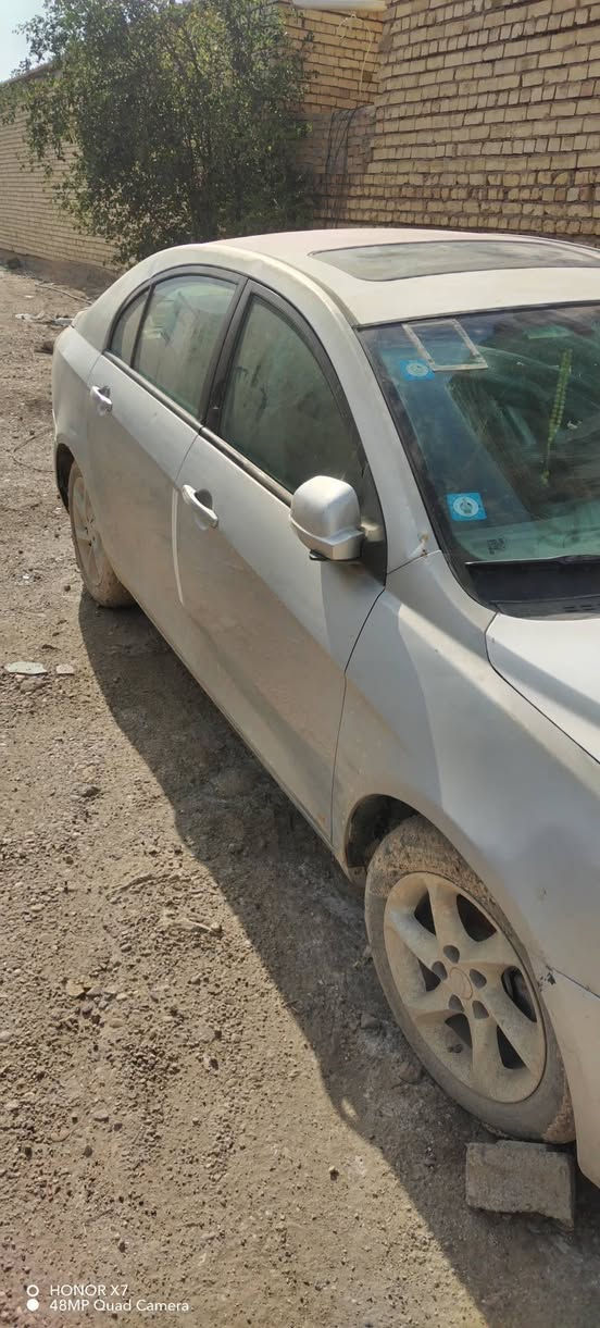 سلام عليكم
جيلي امكراند ٢٠١٢
بدون ضربه بدون صبغ بدون معجون بيهة جراد خفيف سياره بيهة خلل سلكتر مال كير وواكفه ماتشتغل
سعر ٣٥ وبيهة مجال بسيط حك الجيه
مكاني بغداد ابودشير. *********** واتس اب فقط
