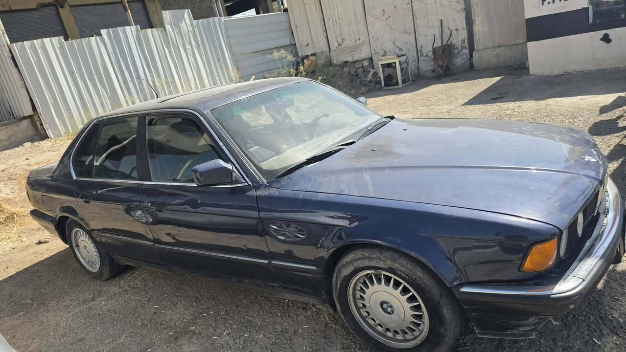 السلام عليكم اخوان من رخصت الادمن بي ام 730 فول عادي رقم الماني شرط التحويل والوكاله كابون مابيها سعرها 27بي مجال قليل بيها طخه البجم الوره مكاني موصل الجانب الايمن يم مستشفى ام الربيعين ***********
