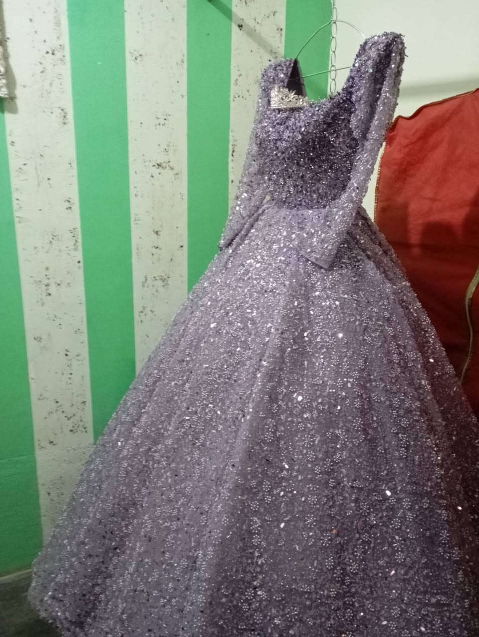 بدلات عرائس فساتين عرائس حلوه ونضيفه وأسعار مناسبة وبدلات الاعراس اكو وياهن ملحقات من برگع وتاج وطرحه 
اسعار من 15لحد 50وهم بيه مجال والتوصيل حسب الاتفاق للاستفسار على الخاص او واتساب ***********
