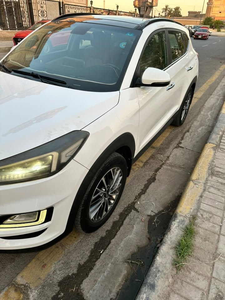 توسان 2019 خليجي فول 1/1 الكاصد
بصمه 

بانوراما

لايت 5عدسات

مكينه دوش2000

ماشيه 100

مكفوله من الصبغ بيها خط بارد باب السايق

السونار موجود بالمنشور 

السعر 175$

***********

مكاني بغداد شارع فلسطين
