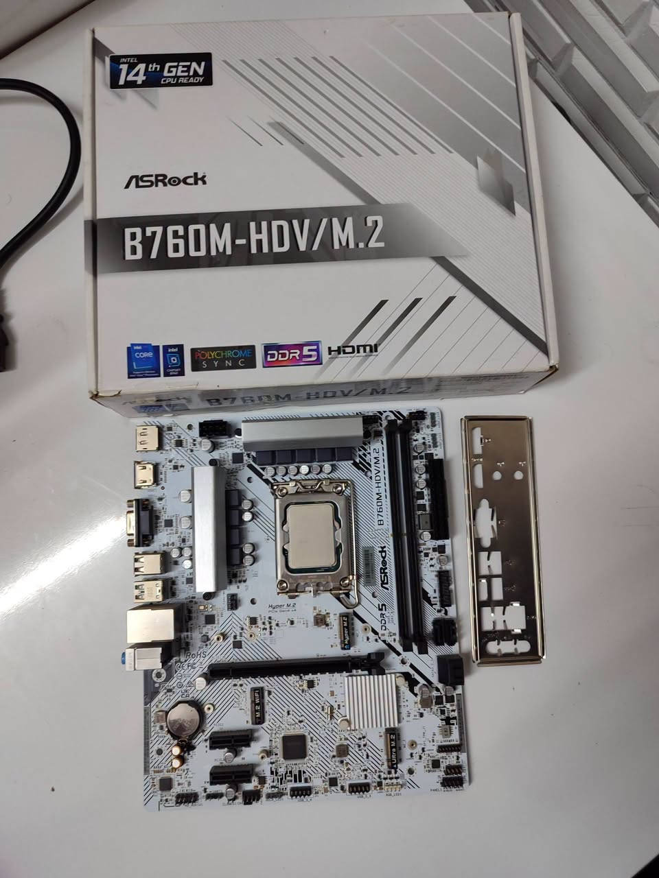 تجميعة تفصيخ للبيع توصيل متوفر
Intel I5 12400F 
Asrock B760 DDR5 
290 الف 

RTX 3060 12G 3 FANS White 
365 الف

Ssd Sata 1T Hiksemi
120 الف 

Ssd Sata 128G 
15 الف

Ddr5 T-Force 16X2 32G 6000HZ White
550 الف 

Cooler Sama 360MM 
75 الف منصة رايزن وانتل 

Power Suplay 750Wat Azza 
65 الف 

Hdd 1T segotep 
25 الف 

Case M06 White 6Fans +Hub 
كامل 100 الف 

Stand RTX RGB
25 الف 

Streemir 24Pin 
10 الف 

تواصل 
***********
