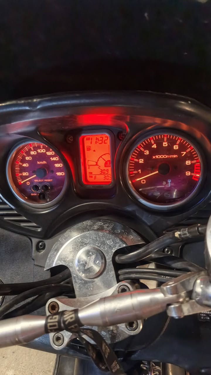 سلام عليكم T max 500 2008 تزويد عنابير رياضي ستيرن ركبة رياضي صالنصة كاربون دشبول احمر سكيورتي سعر ١٩ وبيهة مجال عنوان بغداد هاتف ***********
