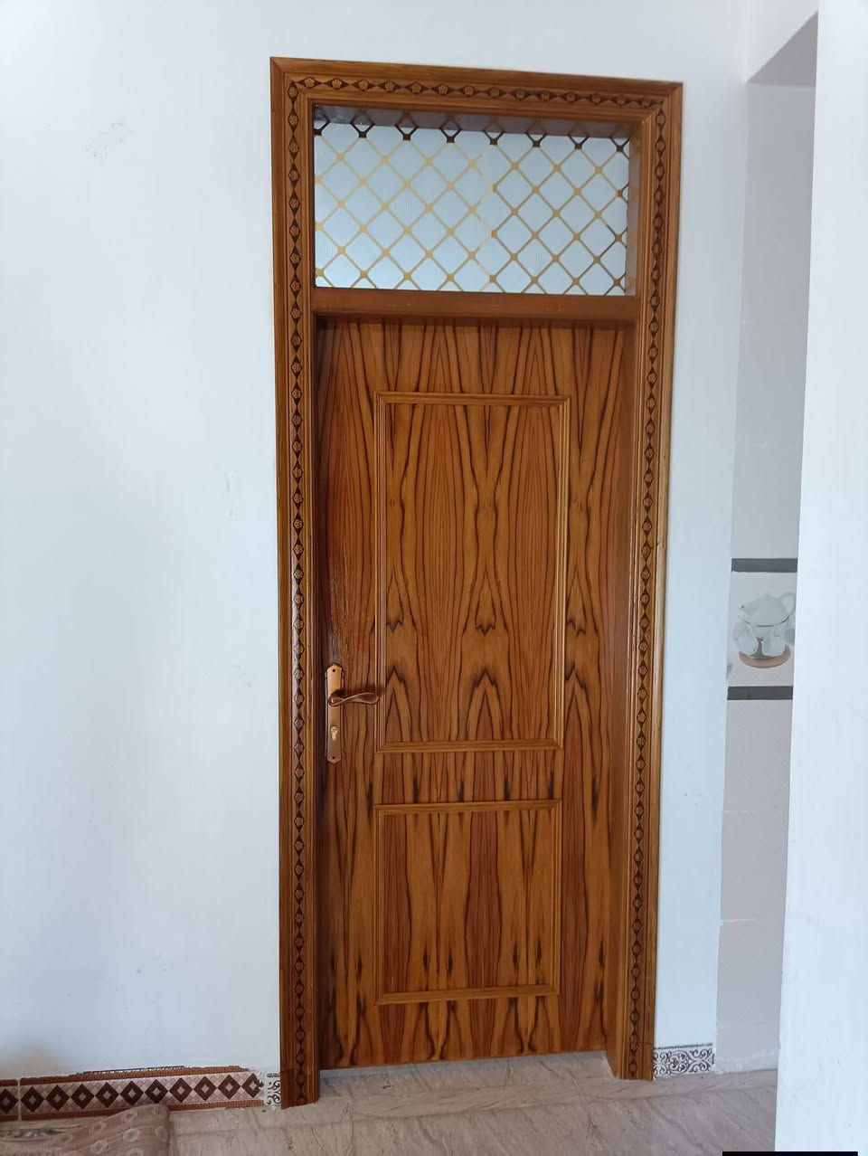 ابواب خشب تفصال حسب الطلب الخالص حي الجنود ***********
