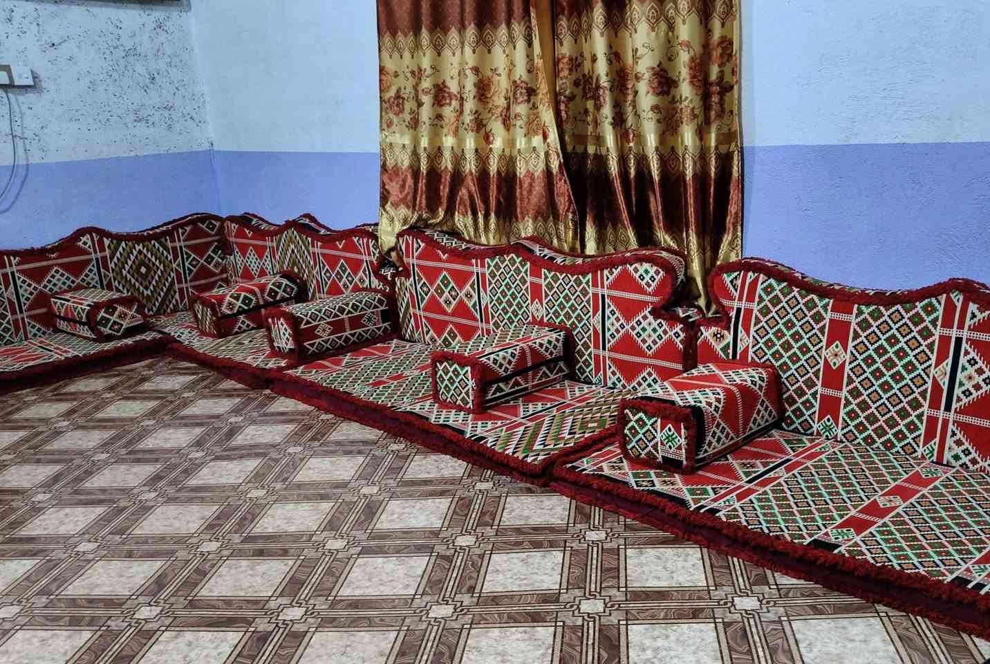 اسلام عليكم جلسه عربيه للبيع اسفنج مضغوط اقماش درجه اولا 14متر المكان بغداد رقم الهاتف *********** اتصل وبيك خير وتدلل
