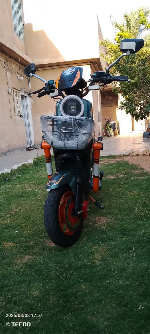 باسكل شحن للبيع نوع H900 الكهربائية شغاله يحتاج للدراجه بطاريه وحده والدراجه شغاله ما بيها اي عيب ثاني العنوان كركوك حي النصر  السعر 350 وبيها مجال حك الجيه الستفسار عله ارقم ***********
