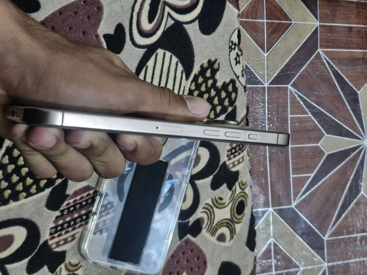 ايفون 16 بروماكس شرق اوسط بطارية 100 عدد الدورات247 بعده بالضمان 1550  وبي مجال للشراي للأستفسار ***********
