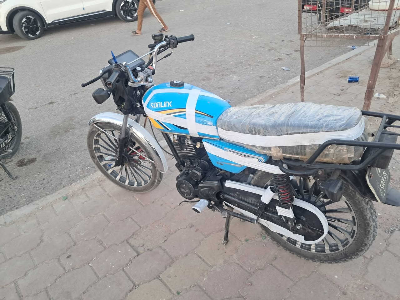 دراجه سونك
موديل 2025
محرك 200cc
أوراق بغداد
مكفوله كفاله عامه 
محرك أسود
مكاني ناحيه الدبوني 
الرقم 
***********
سعر خاص
