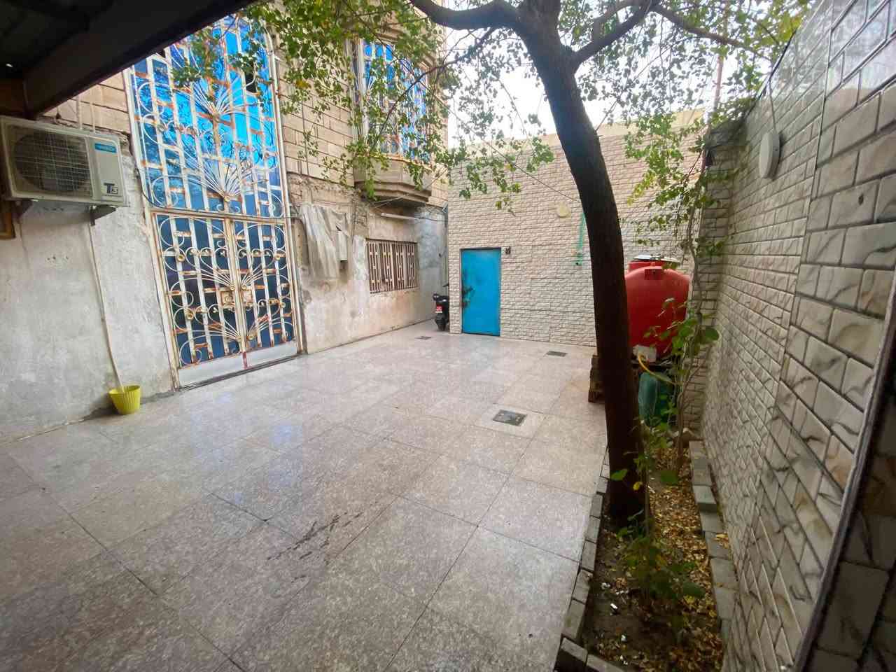دار للبيع مساحته ٣١٨ حي المهندسين خلف مطعم الوليمه مباشرتا ع شارع الزبير
عدد الغرف ٦
صاله
دوانيه مساحته ٨*٣
  

سعر ٥٠٠ مليون
***********
