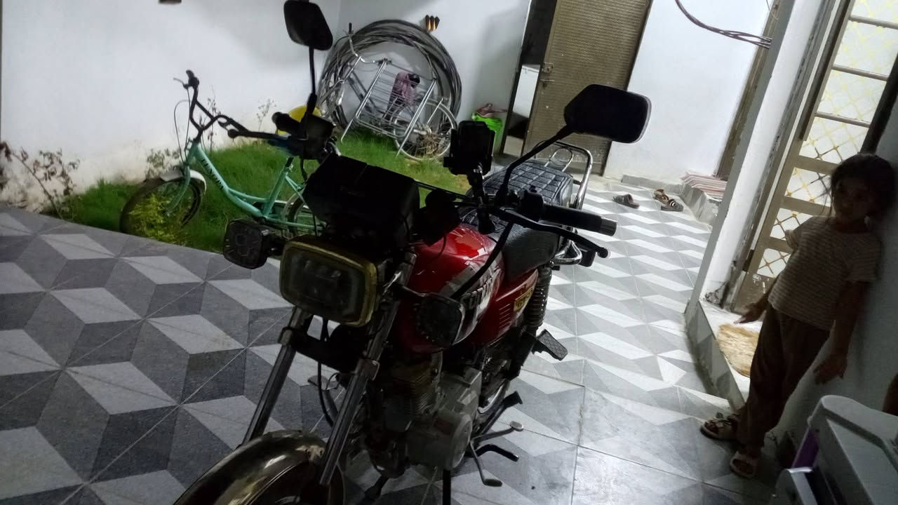 دراجه ناريه تايكر البيع
مديل 23 مرقم باسمي ثاني يوم التحويل محركه ابلادي فول السعر خاص ***********نضافه فول شعلته تخبل الموشراي لا يتعبني يكسر بيه مكانه ديالى
