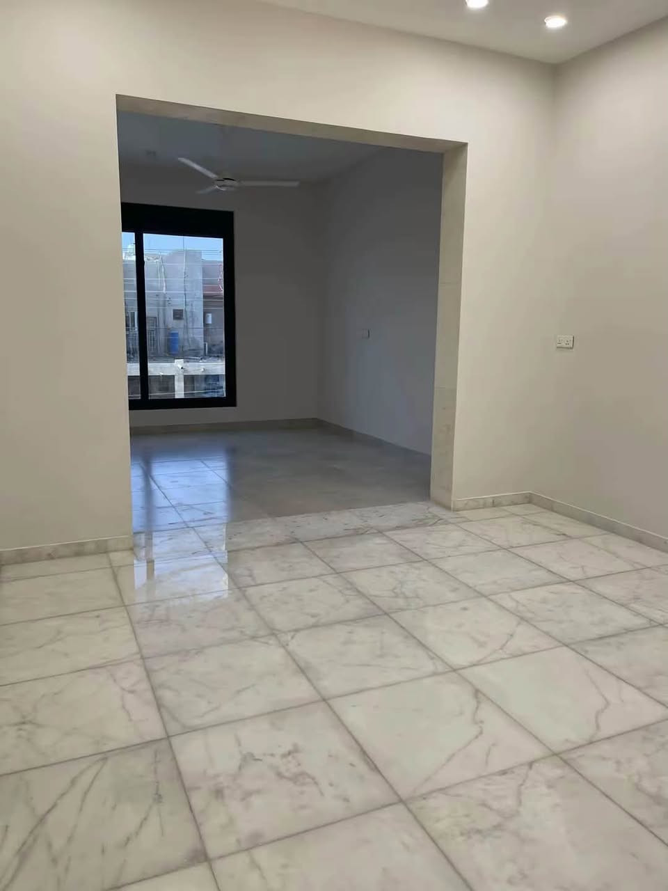 لمعه دار 🏠✨
تقدم لكم خدمات متكامله

1-تنضيف جميع البنايات 
2-تنضيف الشقق ودور السكنيه
3-تنضيف دوائر الدوله
4-انضيف المكاتب 
5-رفع انقاذ بعد انتهى البناء
6-نقل اثاث بكادر متخصص 
7-تنضيف اسبالات بكادر متخصص

بستخدام احدث المعدات التنضيف ومواد امنه بخبره في هذا المجال لاتقل عن3سنوات 👌🧪

كل ماعليك اتواصل ويانه وريح بالك 
الموقع📍ميسان
رقم الهاتف📞***********
#شركات تنضيف
