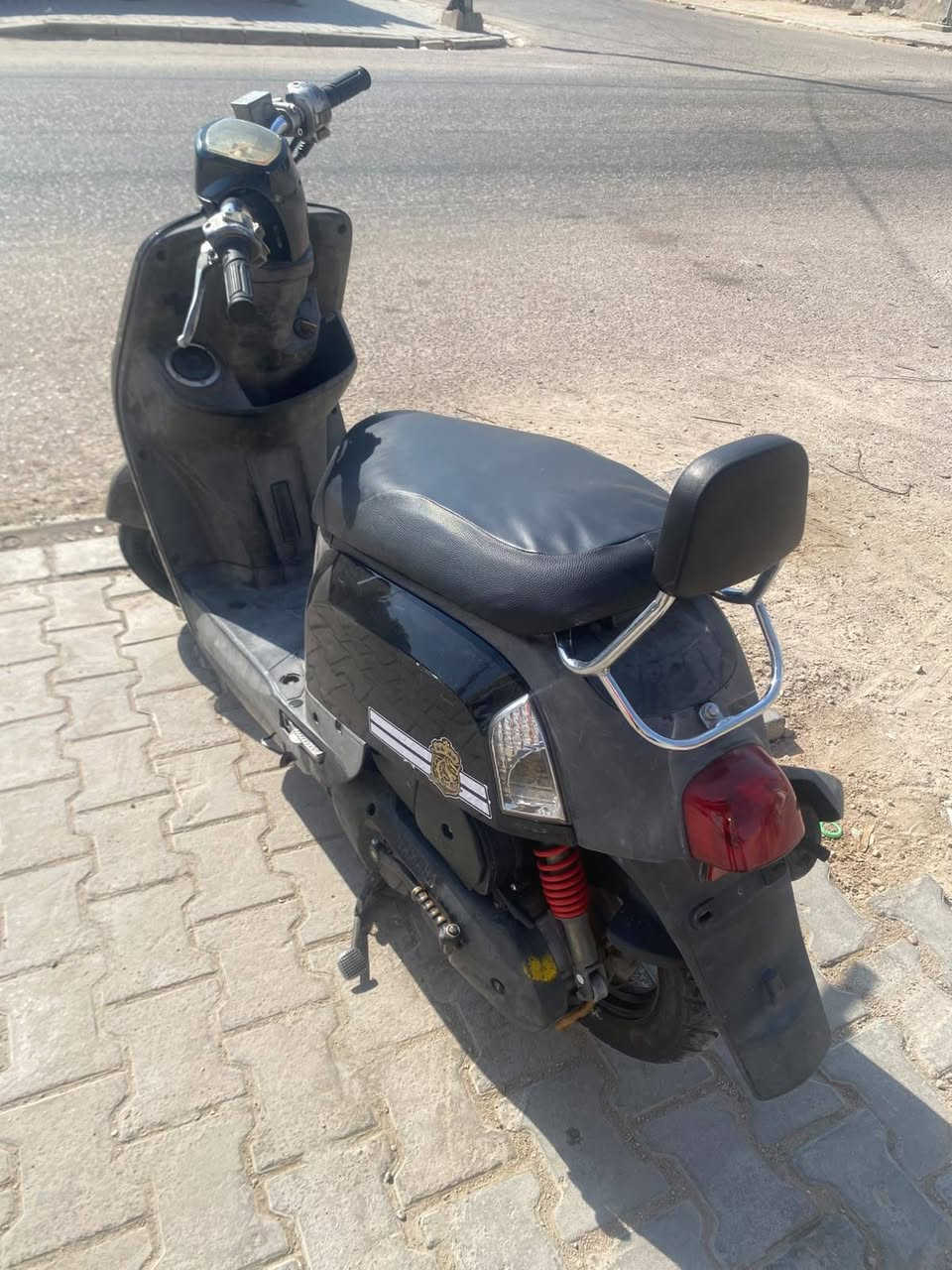 ماكس بولسي حاويه محرك ما مفتوحة كهربايات كله شغاله شلعه معدل فول السعر850اوبيه مجال ***********
