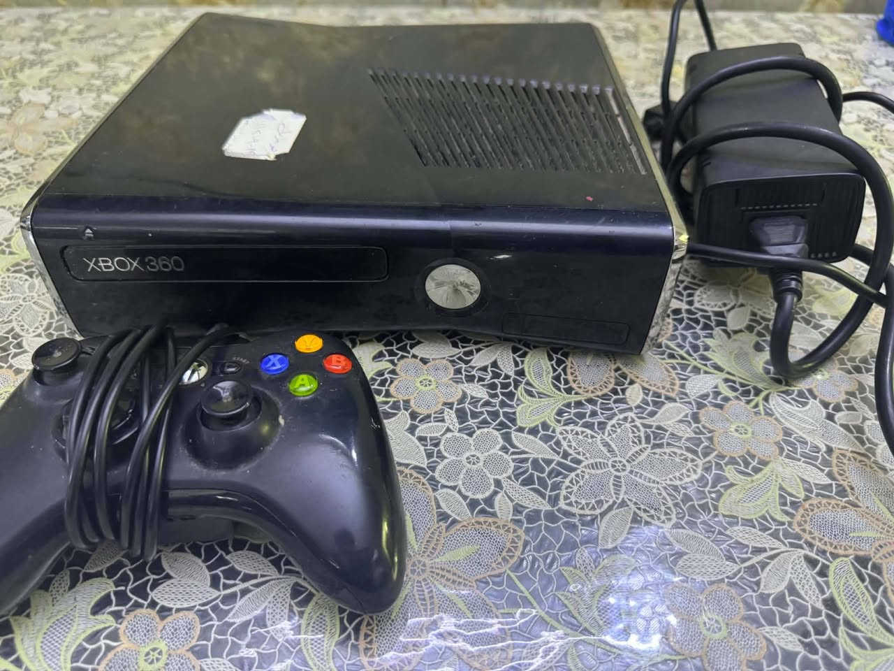 السلام عليكم xbox 360 نضيف بي ٣٠ لعبه منهم gta وكود بكل اجزائة سعره ١٠٠ مكاني بغداد
***********
