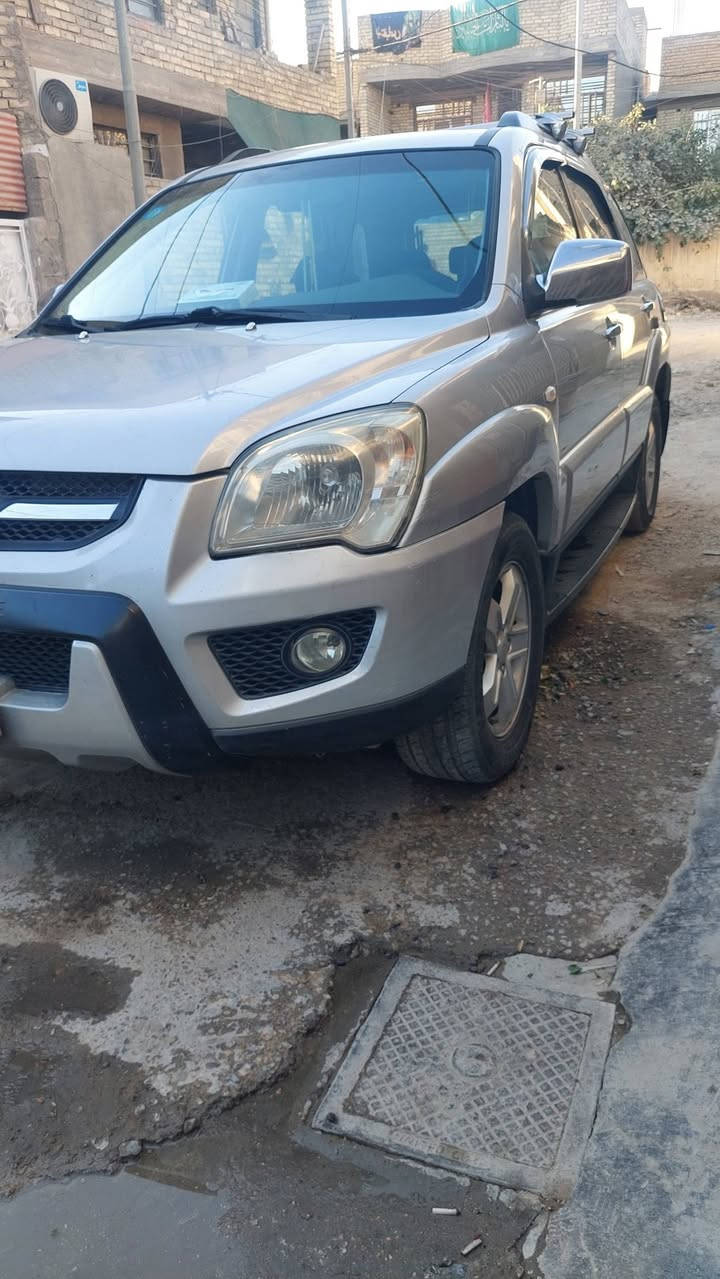 السلام عليكم  سبورتج ٢٠٠٨ سياره جديده مكفوله فول مواصفات محرك ٢٠٠٠دوش دواخل اسود بغداد بأسمي سنويه وهزه جدد العنوان بغداد كفاءات السيديه  ***********
