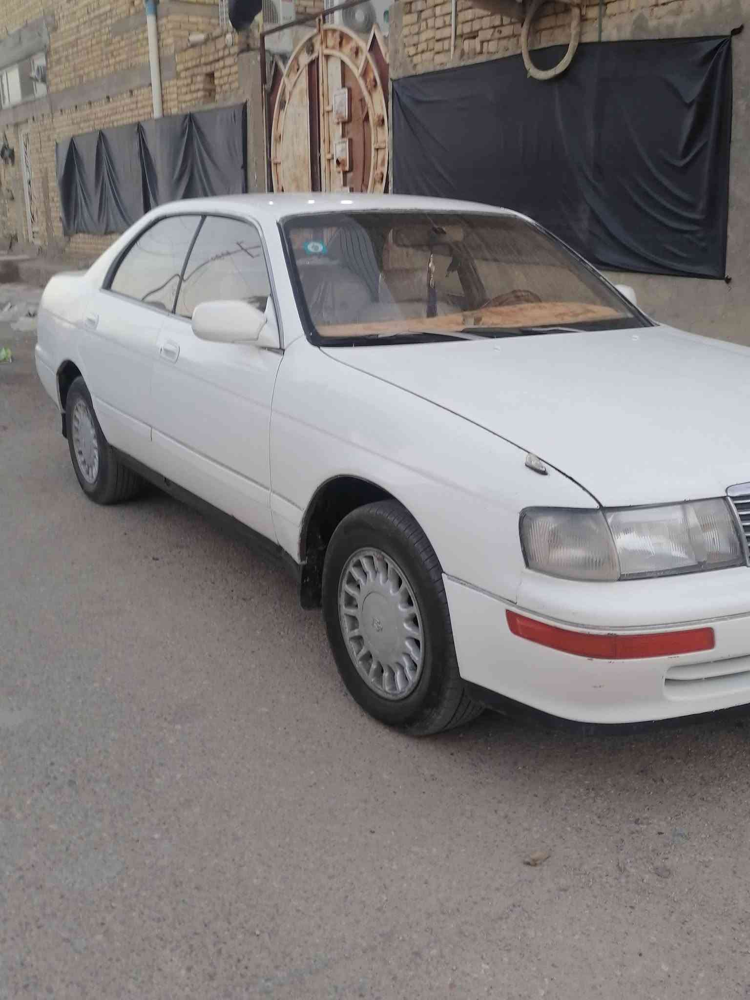 سلام عليكم كراون بطه للبيع موديل ١٩٩٤ متصل رقم بغداد انكليزي سنويه لغاية ٢٠٣١ بسمي مكفوله من الكصه ولعيب شرعي كشنات كهربائي تبريد شغال مكينه ثنين ونص ففيتي تخم تاير مصبوغه جماليه سعر ٥٥ وبيه مجال الطيبين رقم صاحب سياره ***********
