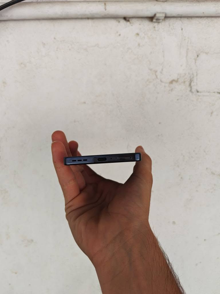 Infinix gt 20 pro 5g

فرۆشتن گۆڕینەوە
زۆر خاوێن نەکراوە بەهەمو شەرتو زەمانێک
 ڕام  12+12 و 256 گێگا
کامل ئەشیای خۆی لەگەلە 
Pubg 120 fps 

کامیرا 108mp.  ڤیدیۆ 4k 60fps
 شاشەی amolid 144hz

نرخ ١٨٠ هەزار 

هۆکاری هەرزانی 
تاکە عەیبی ئەوەیە جار جار ریستارد ئەبێو هەلەبێتەوە ئەویش کەم
***********   وەتسئەپ دخان, السليمانية
