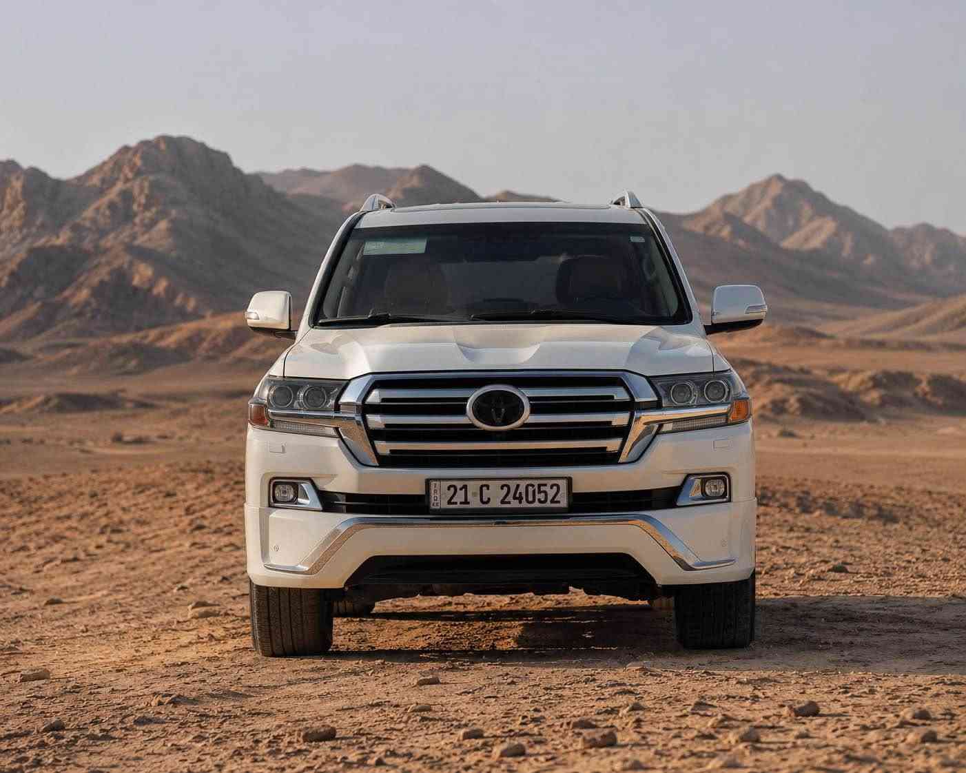 لاندكروزر VXS • V8 5.7 • بدون صبغ