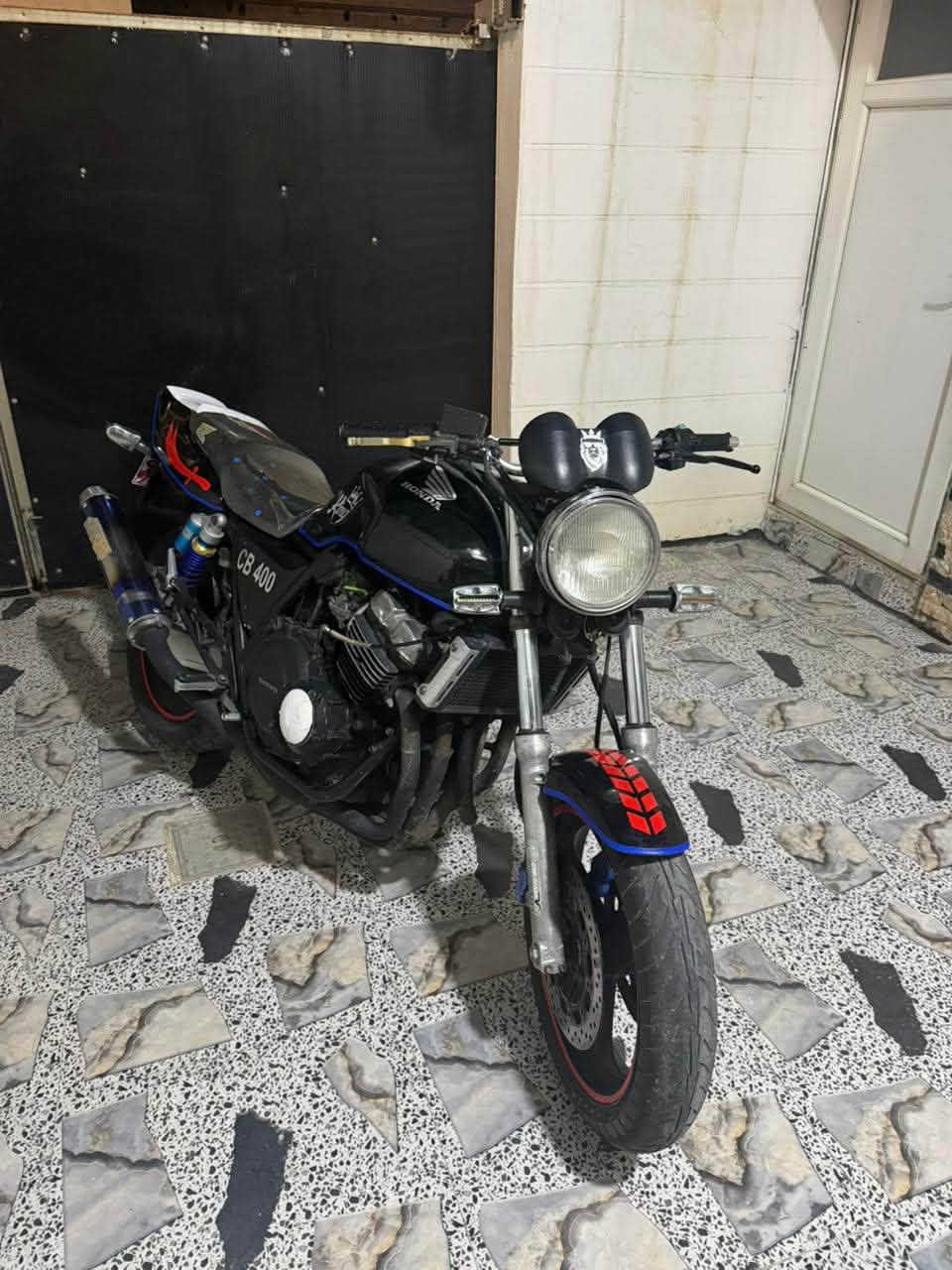 سلام عليكم CB400باب اول موديل ٩٩ للبيع دراجه خرسه مكينه  مفتوحه لا صوت لا بخار مكان   كركوك  *********** واتساب
