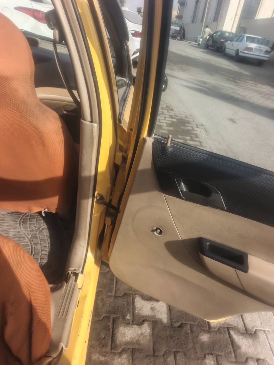 افيو ٢٠١٠ • فحص ٢٠٢٧ • مكينة ١٤٠٠