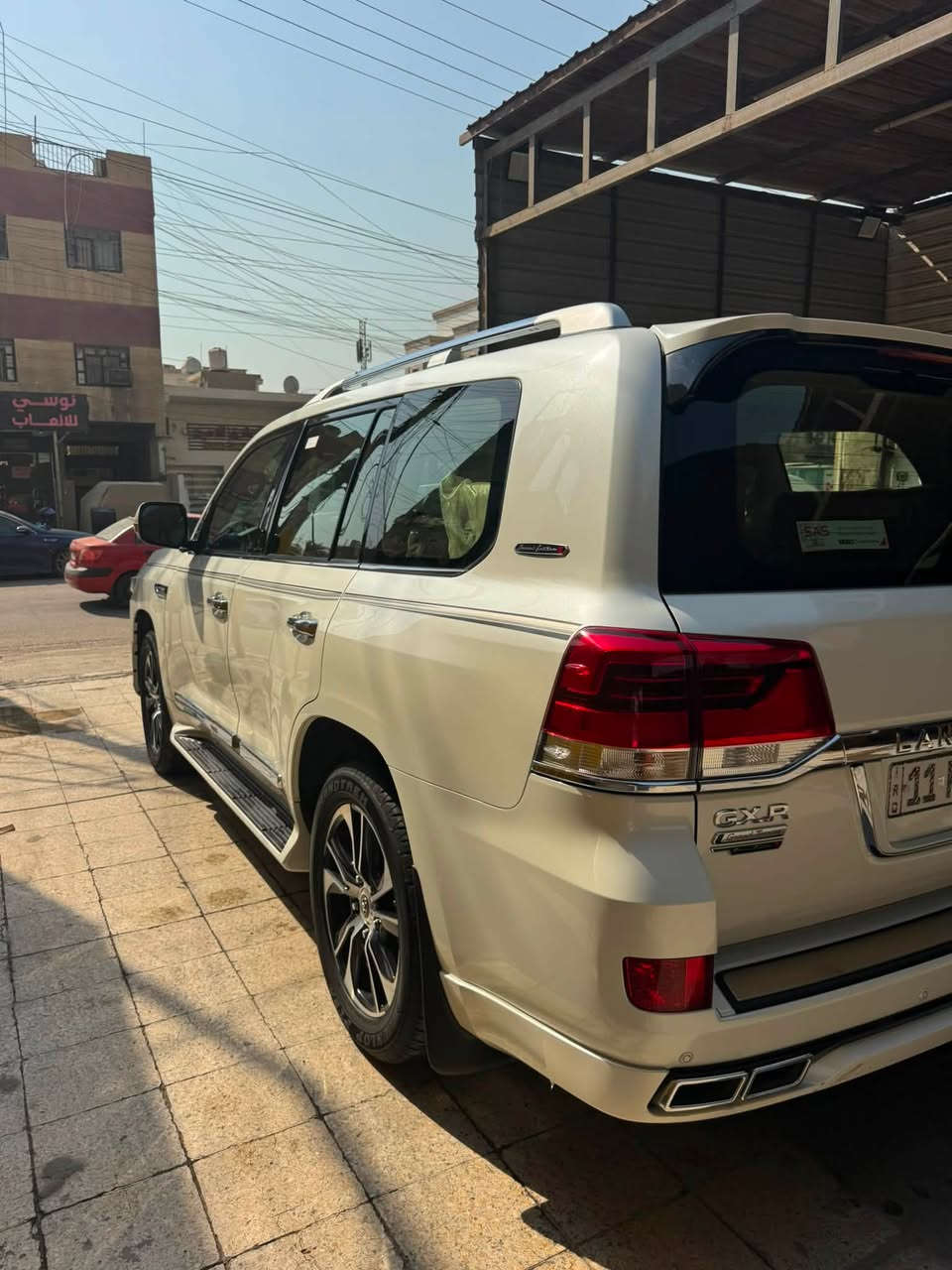 السلام عليكم…
لاندكروز 2021 خليجي ساز 
Gxr 
محرك 6 سلندر
فول مواصفات كراند تورنك 
4 كامرات 
فول تحكم ستيرن
مقاعد جلد
شاشات خلفيه
مواصفات الكراند تورنك معروفه بعد

السعر 555 وبيها مجال 
الرقم ***********

