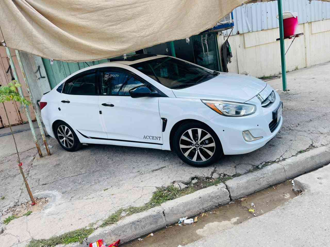 اكسنت امضلع امريكي 
موديل 2016
محرك 16gdi
حساس تأيات

السياره رقم بغداد بسمنه السنويه تنتهي 2027
ضرر خلفي موجود بل منشور 
السياره بيها 3قطع مصبوغه بس أبيعك مصبوغه أحزام 
 التواصل 
***********
***********
