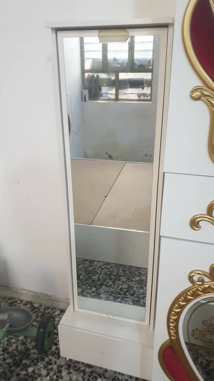 ٦ قطع مستعجل  عله بيعتهه
*********** حطارق

نص مكتوب في الصور:
- منشور مؤمل شابع