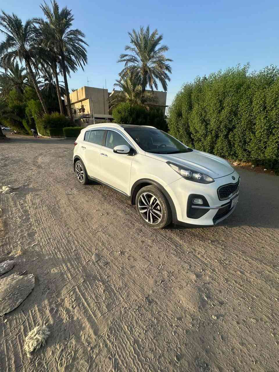 السلام عليكم
كيا سبورتج خليجي  جاني سيارة من 2021
مديل 2019 شكل ال2020فول مواصفات
رقم بغداد الدولي الجديد  مباشر تحويل
فول مواصفات ١/١ معروفة 
محرك ٢٠٠٠ دوش 
رقم بغداد 
مكفولة.
بصمة دخول
بانوراما
سايد بريك بصمة.
ماشيه١٠٩
مانع منحدرات..
اريل نفكيشن.
شاحن واير ليس ..
اوتو هولد.
جنطة كهرباء.
كشنات جلد بلادي و كهرباء.
حساس امامي وخلفي.
ويل حجم 19.
قطعتين تبريد بيانو.
كامرة خلفيه.
تحكم ستيرن.
شاشه قرائه الاعطال
 .3 انضمة قيادة  
سيارة جاهزة من كل النواحي 
السعر 195 او بيها مجال بسيط بغداد الصليخ 

***********
