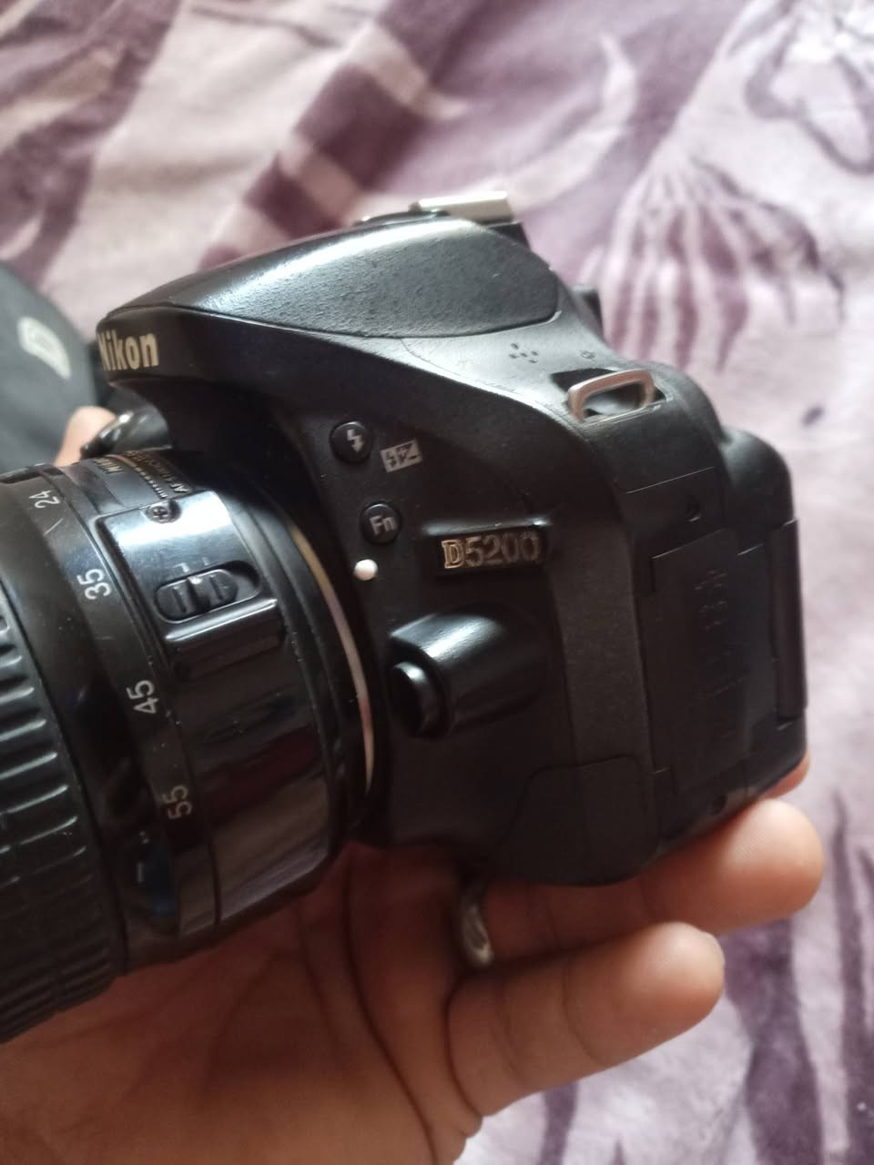كامره نيكون D5200 • بطاريتين • حي العسكري