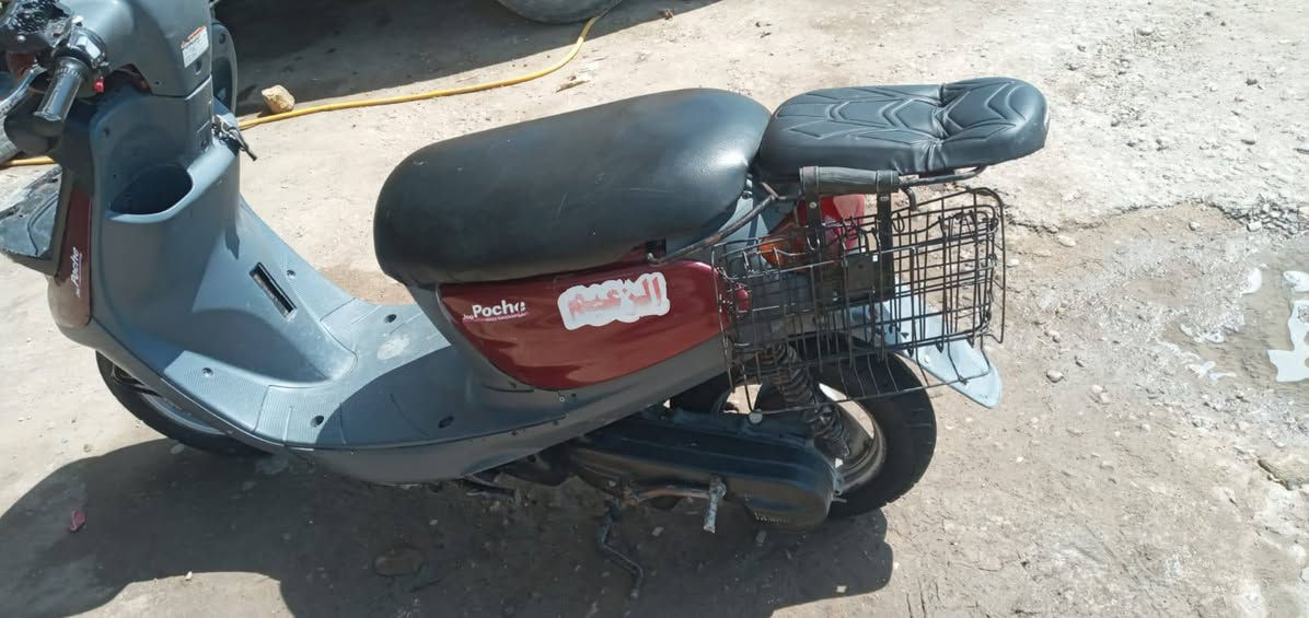 دراجه بطه للبيع تشتغل سلف وهندر 
باتري جديد مكينه مامفتوحه
نقص بس الشوته والسله الاماميه   السعر ب١٧٥  للاستفسار الاتصال على الرقم ***********
