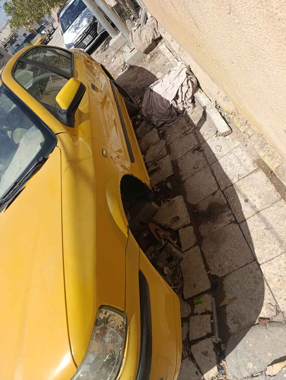 السلام عليكم
سمند بصره ب اسمي ما مطلوبه ولا شي السياره متروكه مكينه شغاله تايراته موجوده السعر 13ورقه و بيه مجال ‏‪***********‬‏
