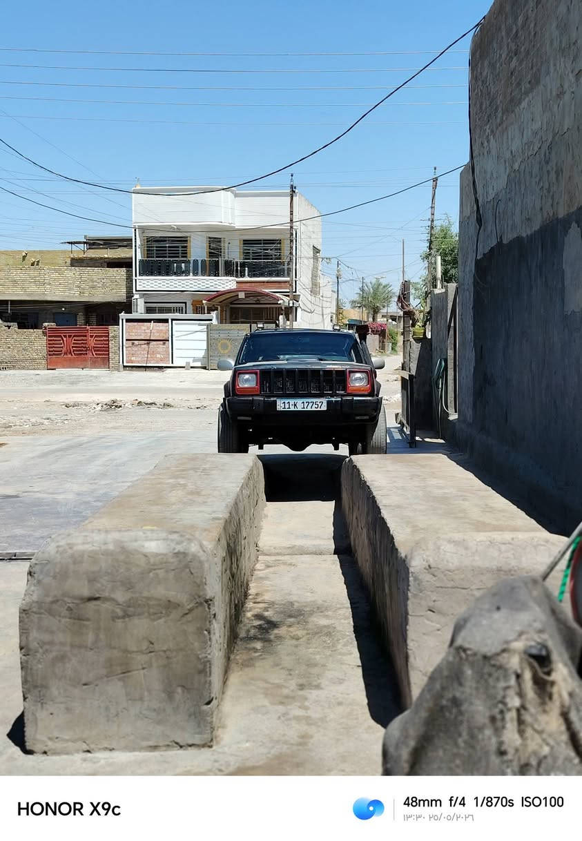 السلام عليكم
جيب 2000
محرك كير ففتي 3000 كفاله شرط بطناش وشلعه
رقم بغداد دولي بسمي
كهربائيات من الدعاميه للدعاميه شغاله
صدر تخم تاير جعمقه جديده
تبريد شغال
بدون خياس اكو خياس قيل وسويته 
رقم الهاتف ***********
السياره مال جناي
بيها جراد بسيط
سعر ٤٨ وبيها مجال
مكان بغداد منطقة السياحي
