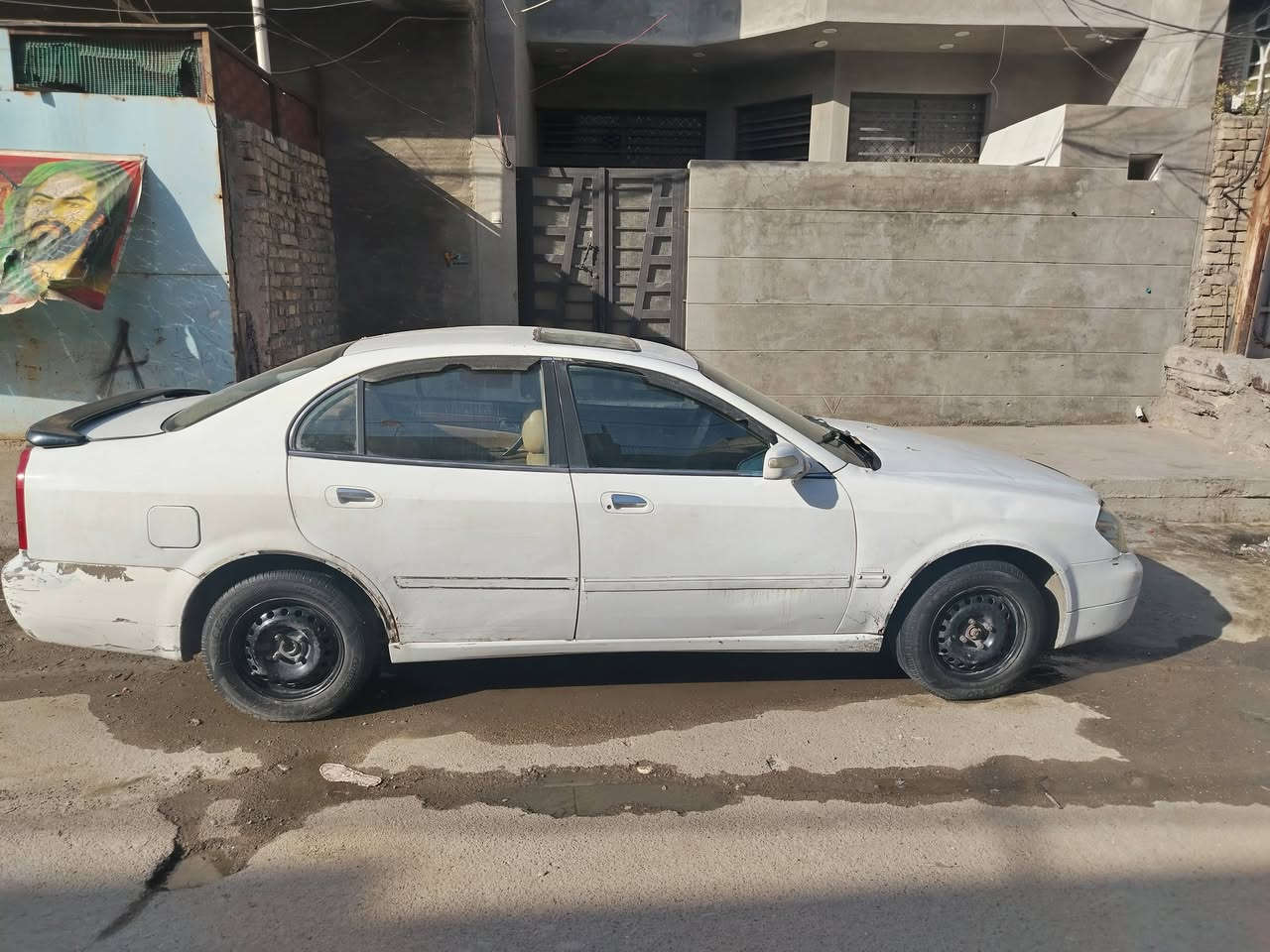 استرا ٢٠١١ • كامري ٢٠٠٠ • بغداد باسمي