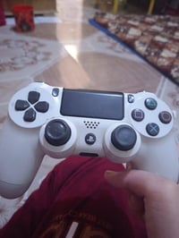 بلاي ستيشن 4 • ٥٠٠ جيجا • نظيف