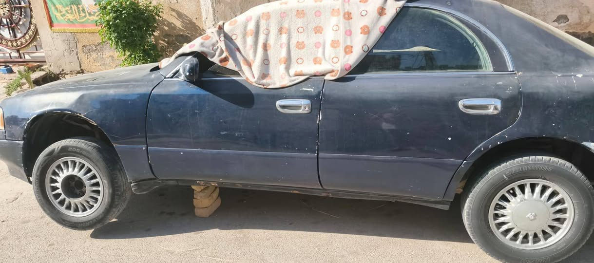 سعر مناسب جدا 
سلام عليكم ماجسته البيع او مراوس بسايبه أو اي سياره .. موديل 95 رقم بصره شغال السياره مكينه وكير خير من الله تخم تاير جديد  هاي الصور قديمه بيها بنجر مكلف بنشر رقم راعيها *********** مكان السياره كوت
