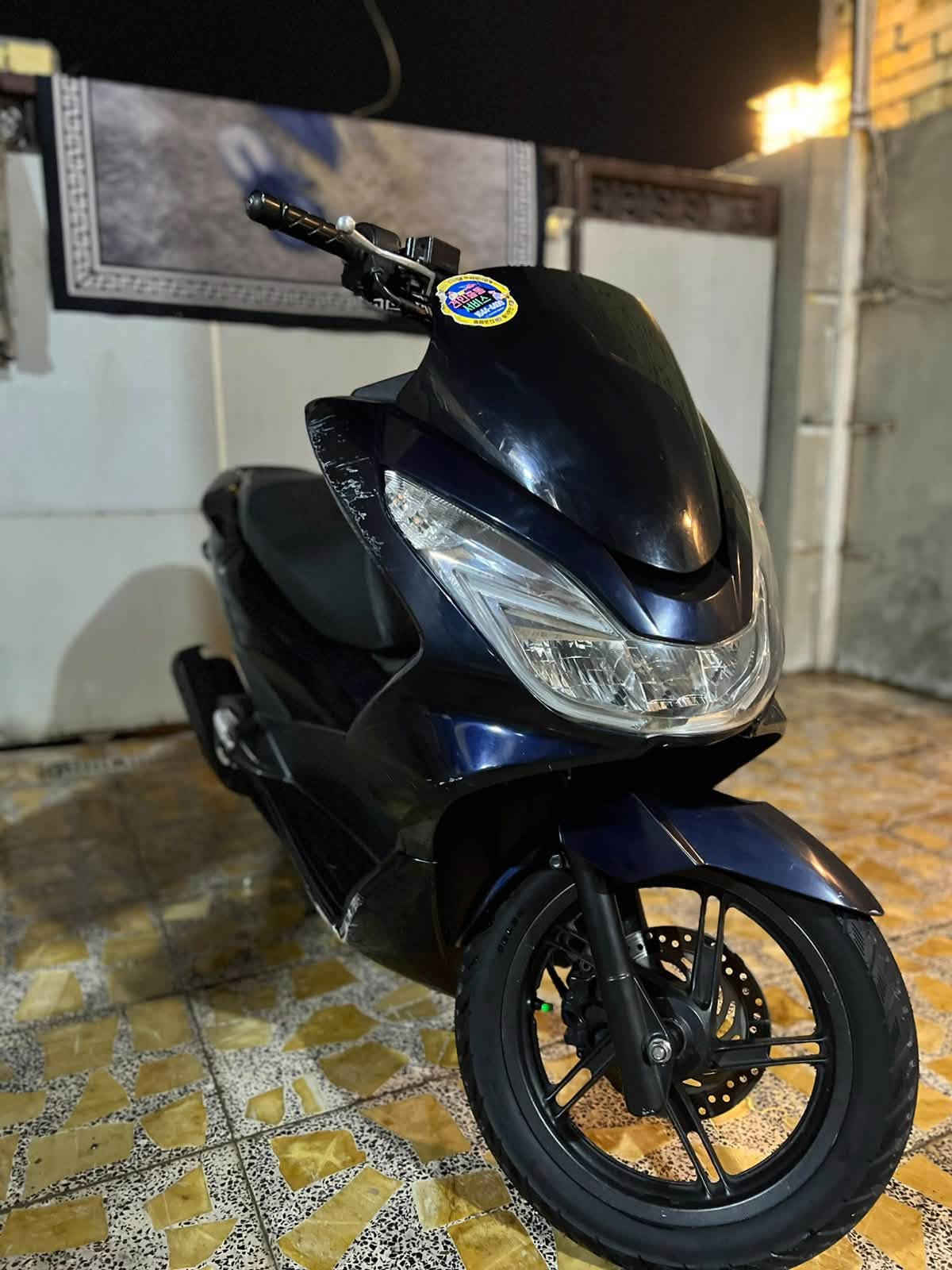 Pcx للبيع ياباني
الدراجة بحالت الوكالة الدراجة كفالة عامة 
الدراجة ماشية ٢٦ الف حقيقي 📍
الدراجة نازلة بشهر الرابع 
الدراجة بيه فقط اشخوط بل كفر لامامي يتصلح 📍
ودراجة كفالة عامة من كلشي 
حساسات شغالة 📍
كهربائي كلهة شغالة📍

سعر : مليون و٨٥٠ بيه مجال 

مكاني :بغداد الحسينية مال راشدية📍
رقمي *********** انتصال فقط 
رجآ الموشراي لا يتعبني اخوتي ❤️
