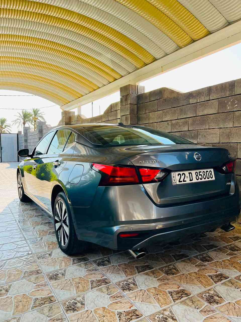 للبيع نيسان التيما لون نفطي 2022 SV وارد امريكي رقم شمالي 
المواصفات 
بصمة-رادار امامي خلفي-اشاير بالمري - تشغيل عن بعد - كشن كهرباء -فتحة-قيادة ذاتية وغيرها  عدا كشن جلد 

محرك2500 
ماشية 70 km
الضرر 
موجود بالصور حافة الجنطة فقط والباقي مكفول 
الاستفسار على الرقم ***********
العنوان الرمادي حصيبة الشرقية
