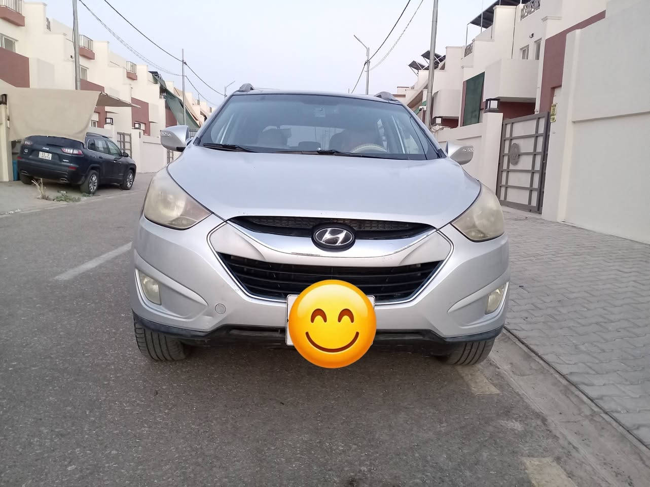 توكسان خليجي سلفر ٢٠١٠ اربيل الماني لمتد
بنوراما 
دفع رباعي 
بصمة 
تبريد بيانو 
كشن كهربائي 
مري شفط
يدات نيكل 
مكفوله ماعدا بارد بالباب الخلفي بس الباب مامفتوح وكرت بعتبة الجاملغ الخلفي 
ماشيه ١٣٠ الف 
السعر ١٢٧
مكاني نجف 
الاتصال ***********
