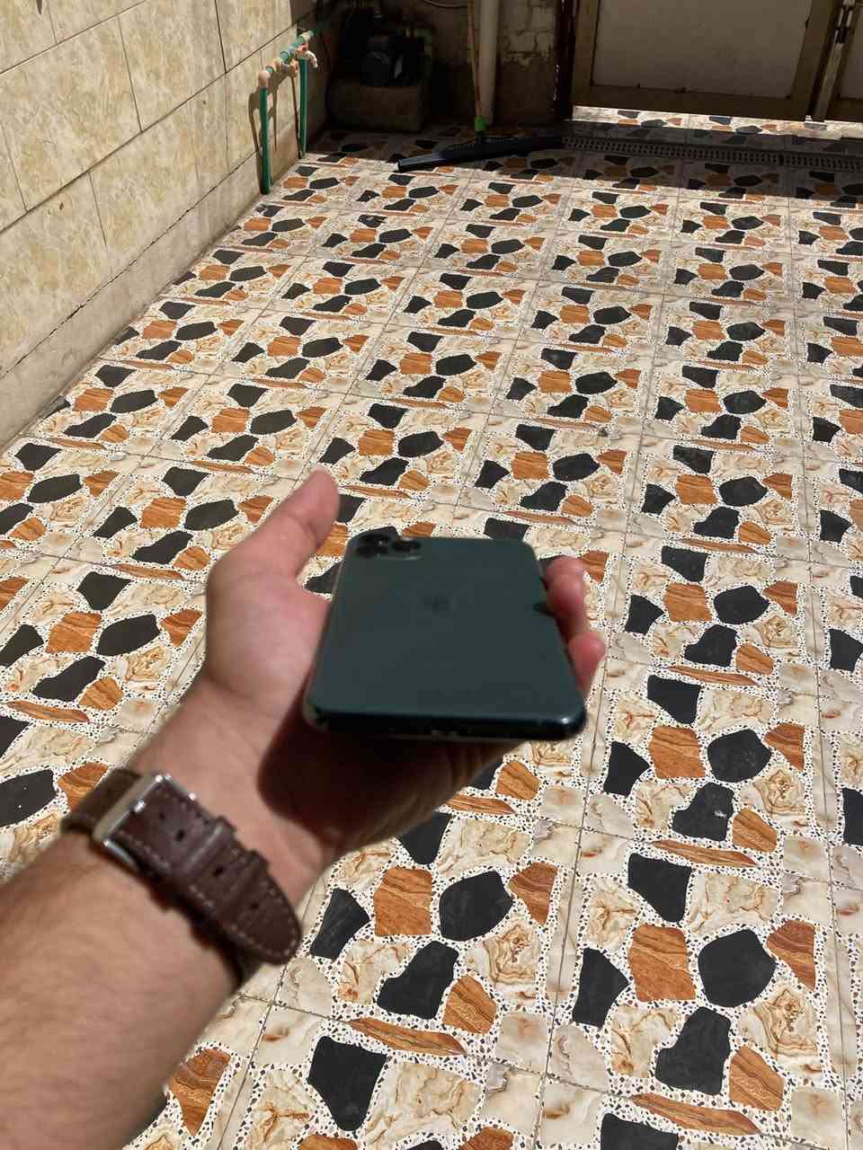 ايفون 11 pro max امريكي AAA ذاكرة 256 جهاز بلادي ممفتوح ولامصلح ومابي ولاشخط بطارية 🔋 78 جهاز بلادي 

السعر 275

رقم الهاتف *********** بي واتساب
