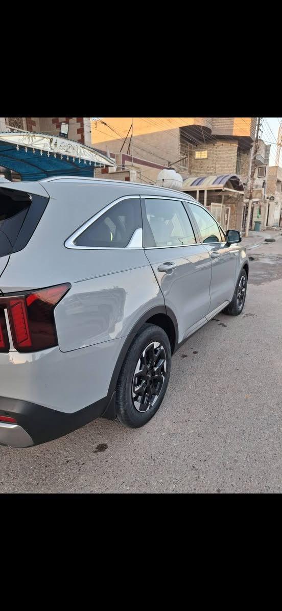 سورنتو مديل 2024 وارد امريكي دخول جديده بسمي ماشيه 20 ميل زيرو كفاله عامه شرط 
مواصفات
1_حجم محرك 2500 
2_تحكم ستيرن
3_كروز سرعه (تحكم سرعه بالستيرن)
4_شاشه بلاديه لمس
5_شاشه ترحيب
6_ردار امامي خلفي
7_بصمه تشغيل +بصمه ابواب
8_كشنات كهرباء عدد 4/
9_حساسات امامي وخلفي
10_لايت اربعه عدسات بلادي
11_انظمه قيادة عدد 4. 
12_سبعه راكب
13_شحن واير ليس
سياره جديده بمعنى الكلمه واحله من صور 👍
رقم الهاتف ***********
