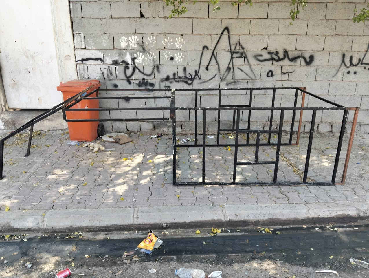 سلام عليكوم شباب عندي هذه جنج مال كرتين مخضر يرهم جديد مفصل حته وجهيه كدام ويه قفيص بيه السعر 45 الف الشراي هذه رقمي *********** أو يجي خاص
