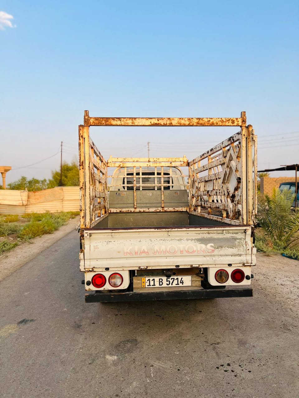 السلام عليكم فحل موديل ٢٠١٢ سيارة بلاديه ميكانيك مكفول عدا التبريد تحويل مباشر ويل خلفي محور ١٤
المكان  اطراف الشغله ابراهيم بن علي  
السعر ١١٣ مجال قليل
***********واتساب 
***********
السلام عليكم فحل موديل ٢٠١٢ سيارة بلاديه ميكانيك مكفول عدا التبريد تحويل مباشر ويل خلفي محور ١٤
