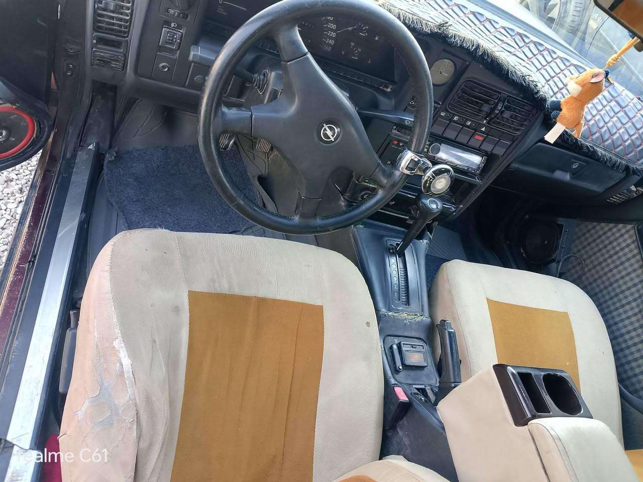 اوبل اوميكا 91.
مكينه 2600 كير اوتو ثنينهم شرط رقم مسطره دولي بسمي كوبون بيها اكسن جديد كهربائيات شغاله سنويه لل2030 سعر 25$ بيها مجال بسيط مكان برطله .
تواصل ***********
