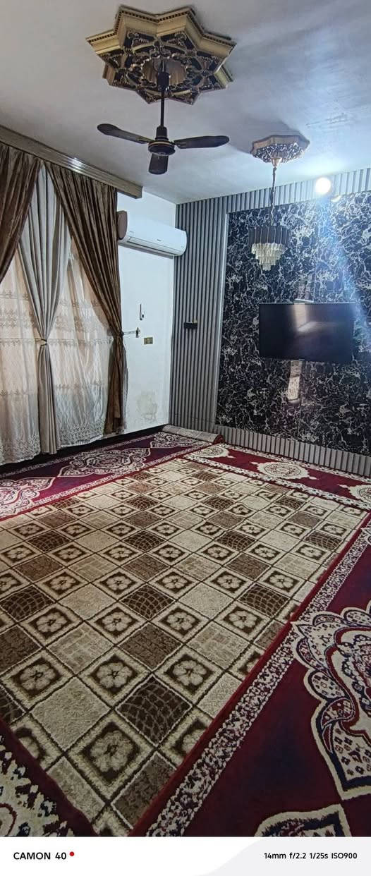 *  بيت للبيع زراعي طابقين 150 م  (خلفي المستوى: بناء عالي عن مستوى الشارع.
* الخدمات: متوفر (خطين ماء، كهرباء، إنترنت، منظومة مجاري).

 * الهيكل: صب مسلح بالكامل.

يتكون من 

 الاستقبال

 الصالة

المطبخ

غرفتين نوم

الحمام

بالاضافه الى منور  وترك 

للاستفسار

السعر       65

***********

***********

