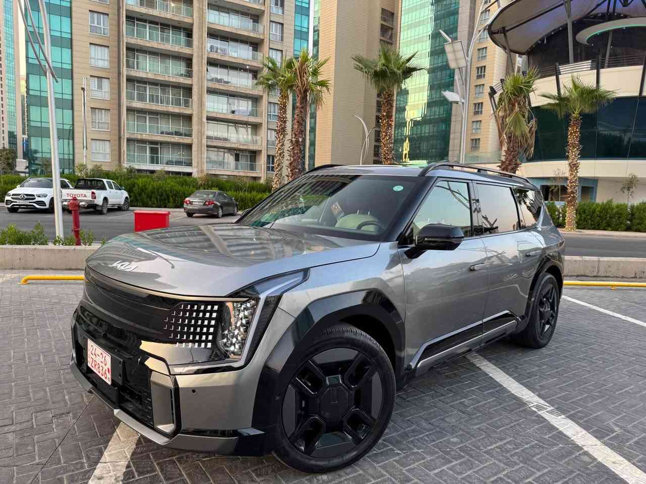 ماشاللة ماشاللة
الفخامة شركة Kia
Kia EV9 2024 GT line 🇰🇷🇰🇷🇰🇷🇰🇷🇰🇷

قپات قپات مواصةفات اعلا مواصفات شركة كيا
فول فول كهرباى هايبريت بدون محرك بنزين
مواصفات ئةمريكى 

تخزين شحن 560 km 
دبل محرك كبير 
فور ويل 4*4
دةبل پانوراما 

كوشنات مساج + خزن + هيتر + بارد
بسمة شغال 
كوشنات خزن تبريت مركزى
پردات بيلادى جام

لايتات كل LED
دعامية امامى و خلفى كل حساسات 
10 كاميرات 
ويل كبير 21 اينج

حتا يشغل ب سويج بدون سياق سيارة
سيارة نضيفة ماشى 13,000 mil

سيارة حادس خفيف بونيت جاملغ شرط بدون دواخل
ارباك ستيرن سيستم بيلادى 
سيارة جاهز مابى نواقص

رقم جاهز رقم اربيل 
سعر سيارة 35,000$ 
مجال بصيط
سيارة موجود بل اربيل
***********
*********** أربيل, العراق

