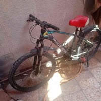 عندي هاي لبسكلات ثنينهم البيع  بس الزرق زنجيل فالت اليريد ثنيهم ابيعهن...